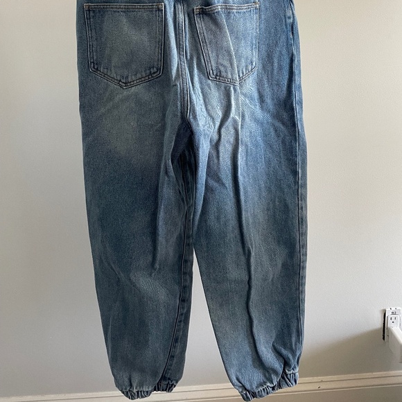 Zara Loose Fitting Jeans - Picture 2 of 3
